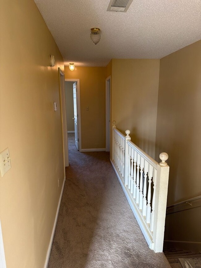 Building Photo - 4 Success Realty now offering this beautiful 3 bedrooms 2.5 bath