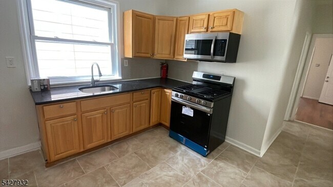 Building Photo - 120 S 7th St