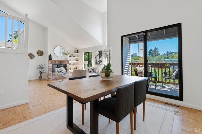 Building Photo - Lovely 2bd/1.5ba Townhome in Heart of San Anselmo