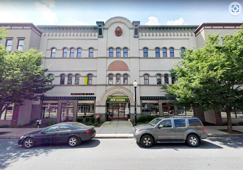 Building Photo - Polk on Third