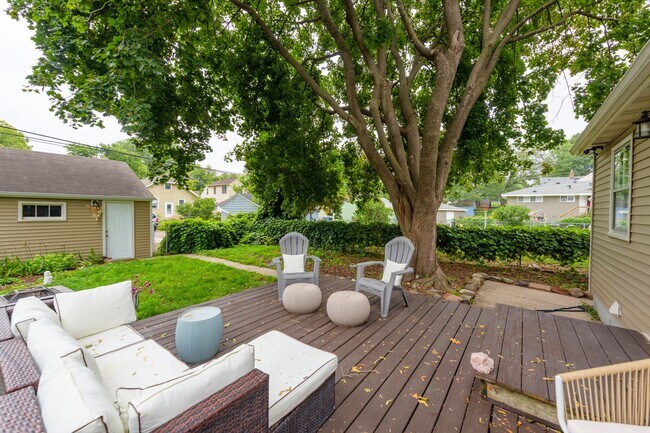 Building Photo - Lovely 3 Bedroom Home in Minneapolis