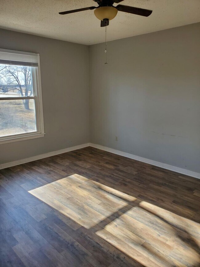 Building Photo - 1443 N Smith Ct
