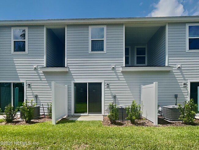 Building Photo - 626 Holly Lks Dr