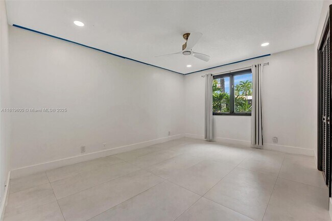 Building Photo - 8360 NW 51st Ct
