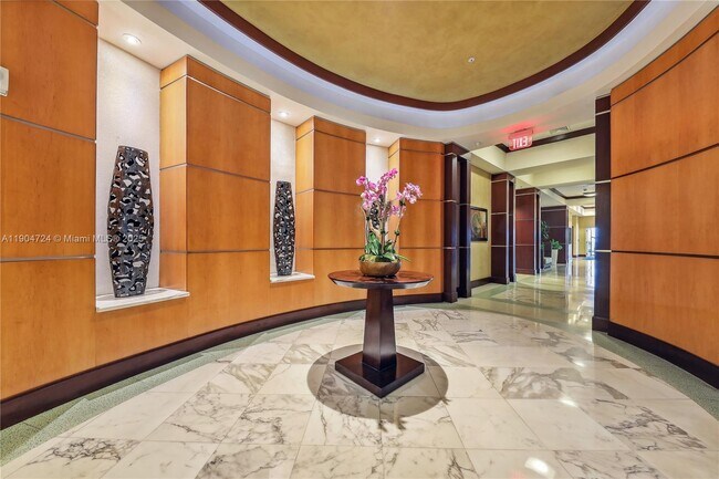 Building Photo - 16699 Collins Ave