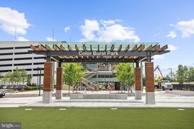 Building Photo - 10706 Symphony Way