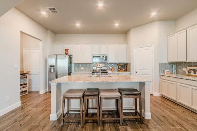 Kitchen - 7501 Sunset Blvd