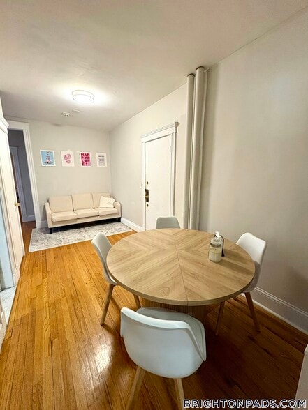 Building Photo - 2 Sutherland Rd