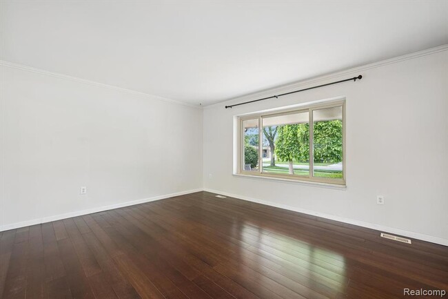 Building Photo - 7302 Parkway Ct