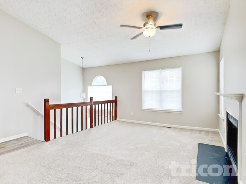 Building Photo - 1330 Ling Dr