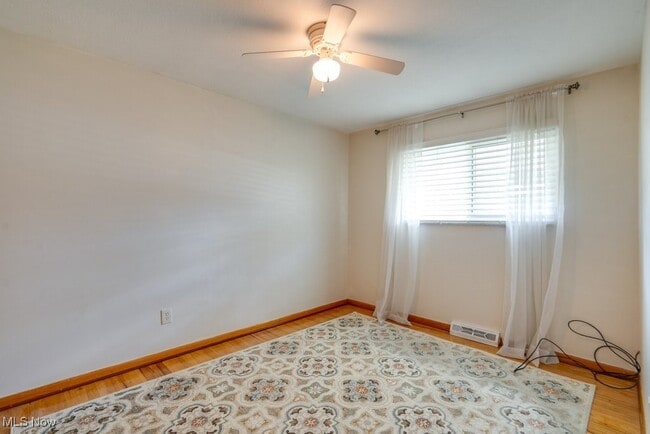 Building Photo - 24665 Robinia Dr
