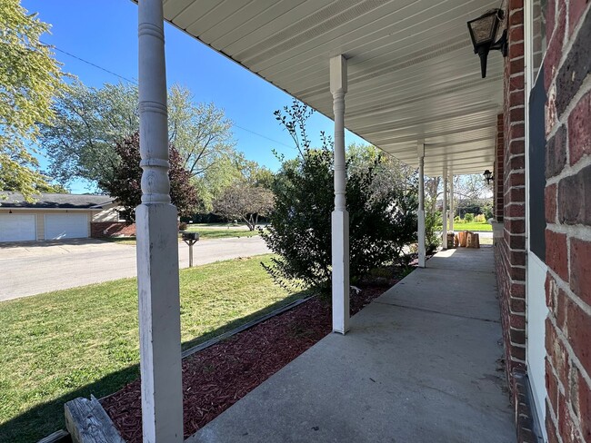 Building Photo - Reserve Street Duplex