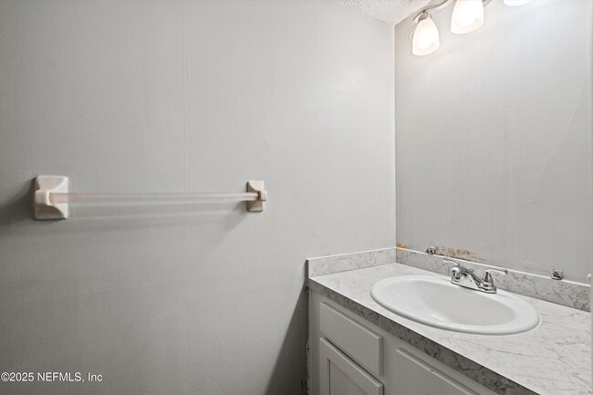 Building Photo - 4846 Kingsmeadow Ln