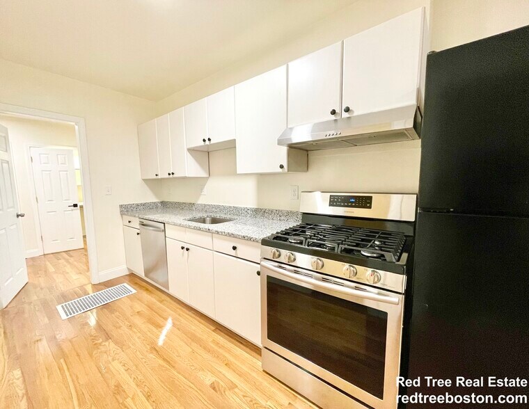 Building Photo - 523 E 3rd St