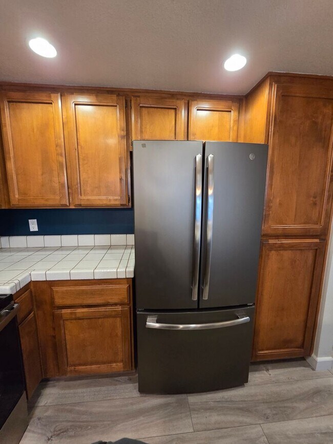 Building Photo - Hurley Place Condo