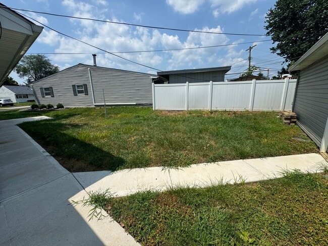 Building Photo - Fully Renovated 3-Bedroom Home with Garage...