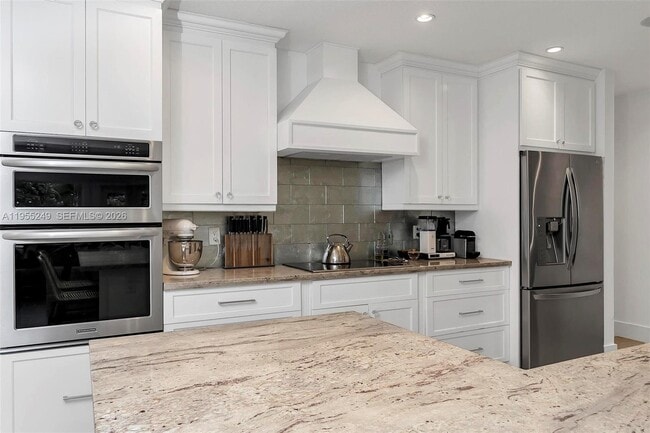 Building Photo - 1444 Mendavia Ave