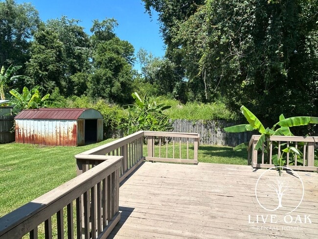 Building Photo - MOVE IN SPECIAL: $500 OFF 1ST MONTH'S RENT!**