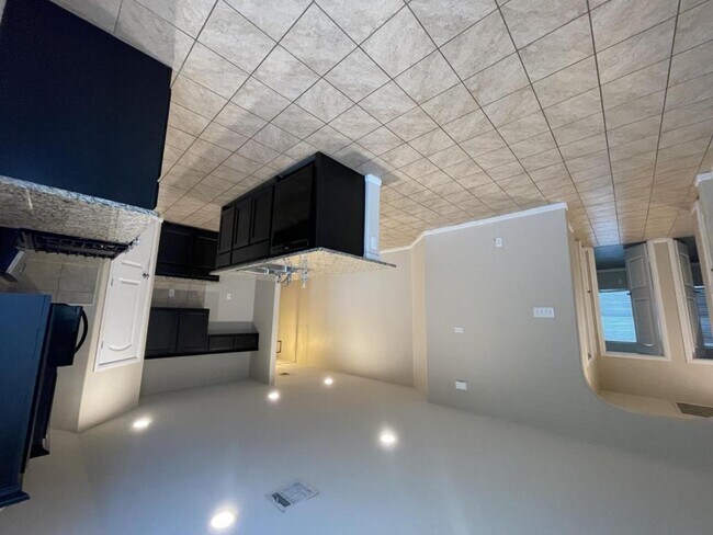 Building Photo - 744 Watson Wy