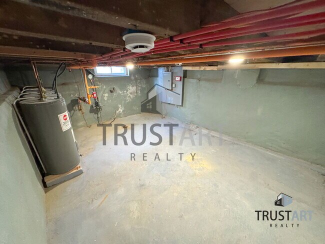 Building Photo - 2025 N 4th St