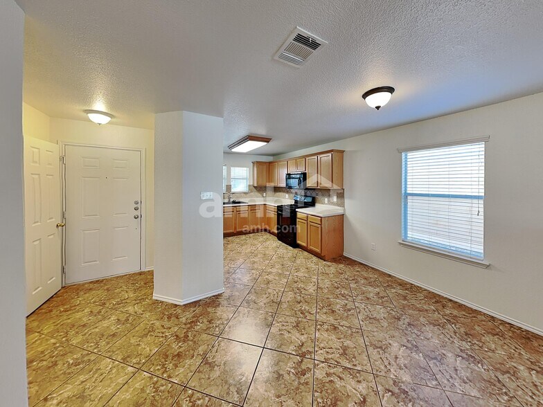 Building Photo - 1805 Lost Maples Loop