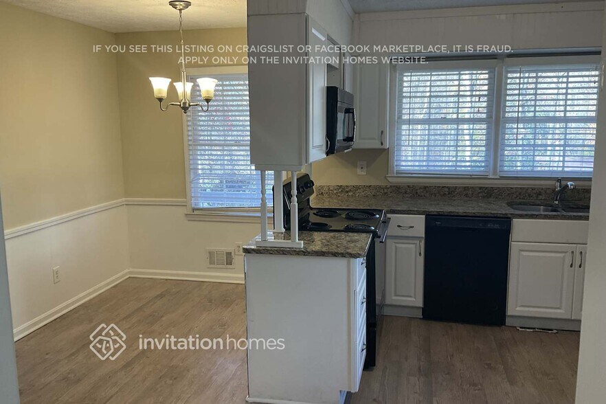 Building Photo - 5281 Shallow Wood Ln