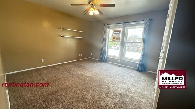 Building Photo - Beautiful Murray 2 Bedroom Townhouse For Rent!!