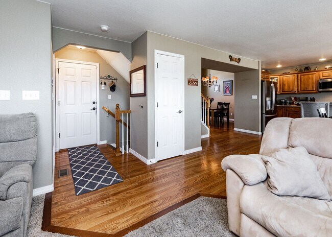 Building Photo - Fabulous 6 bedroom + office D20 Home with ...
