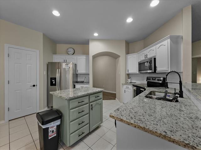 Building Photo - 5937 Big Flat Dr