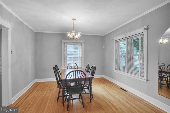 Building Photo - 23 Trebor Pl