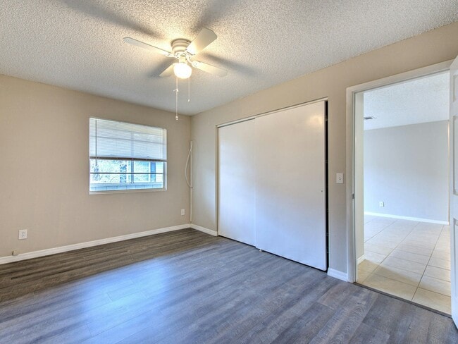 Building Photo - 608 Golden Raintree Pl