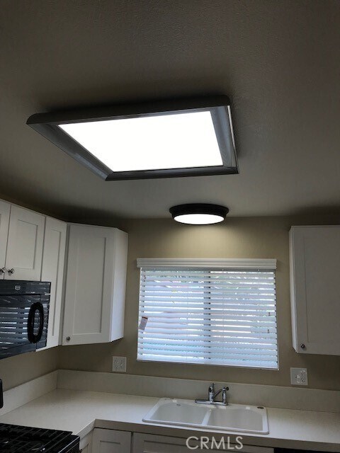 Building Photo - 4261 Cedar Dr