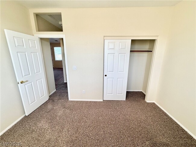 Building Photo - 4467 E Dandelion St