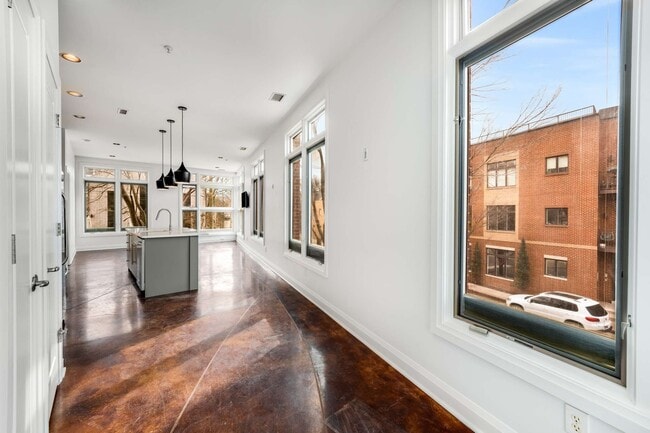 Building Photo - 1500 4th Ave N