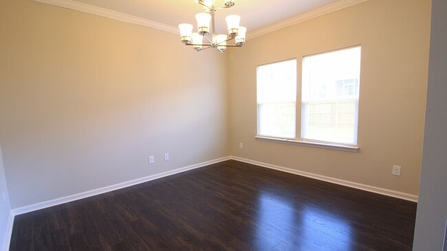 Building Photo - 3/2.5 House with Fenced-In yard and GORGEOUS interior!
