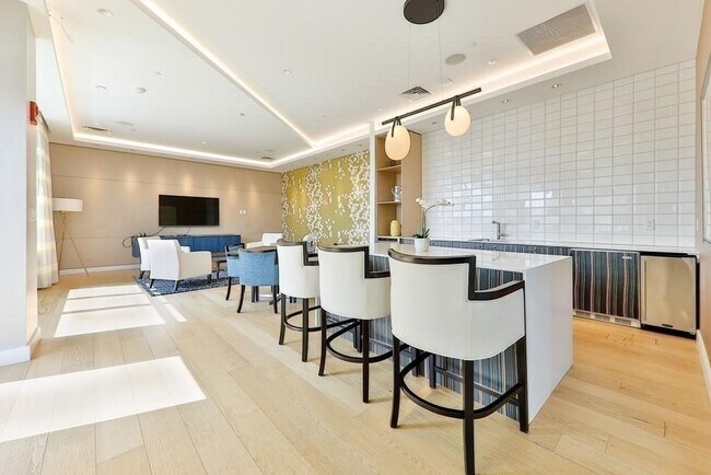 Building Photo - 80 Fenwood Rd