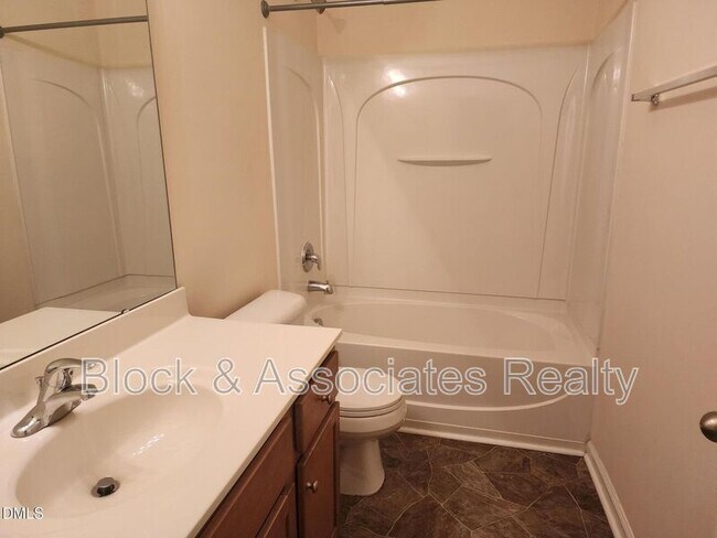 Building Photo - 642 Cupola Dr