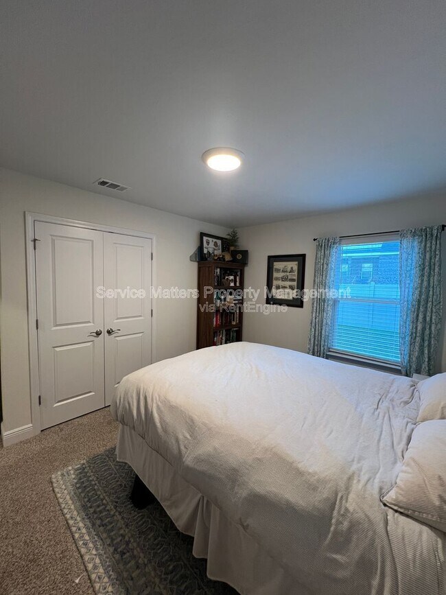 Building Photo - 4527 Plowman Ln