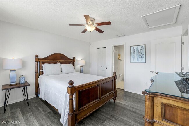 Building Photo - 823 Meadowland Dr