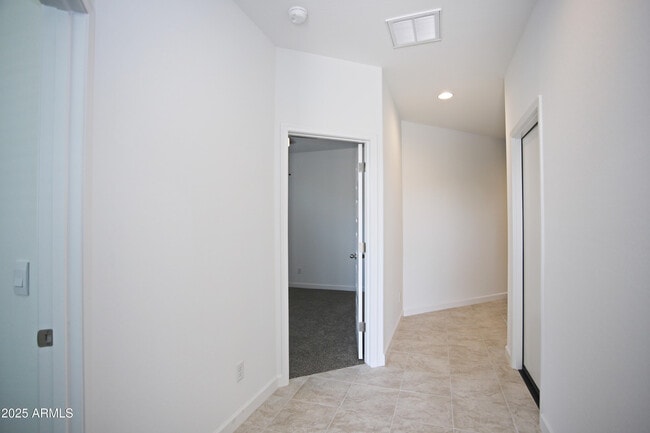 Building Photo - 22690 N Lynn St