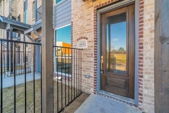 Building Photo - 1611 Mignon Dr