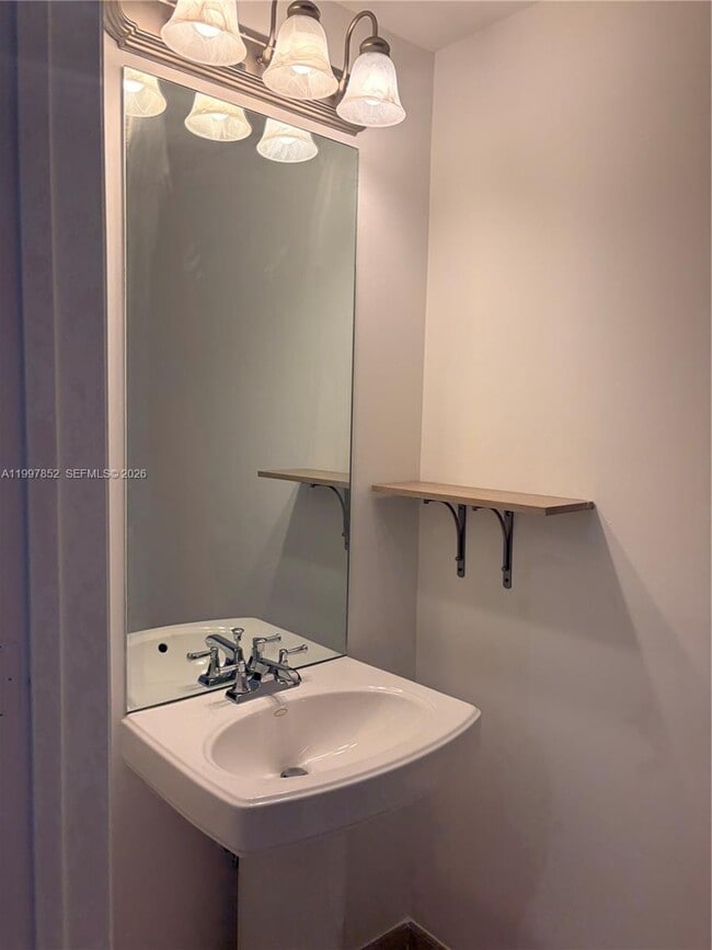 Building Photo - 55 Merrick Wy