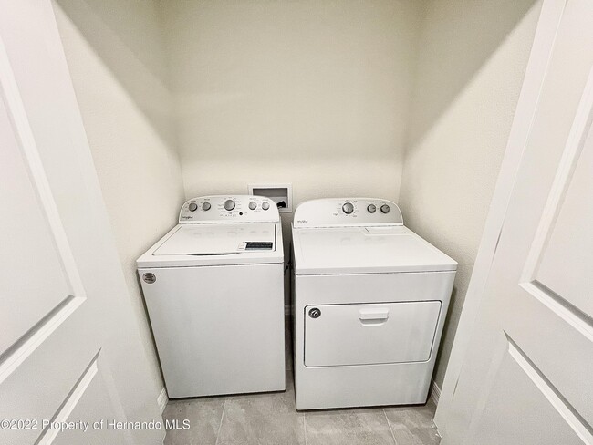 Building Photo - 9373 Fox Chapel Ln