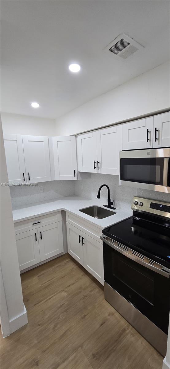 Building Photo - 417 NW 2nd Ave