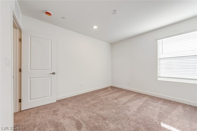 Building Photo - 5838 Kips Bay St