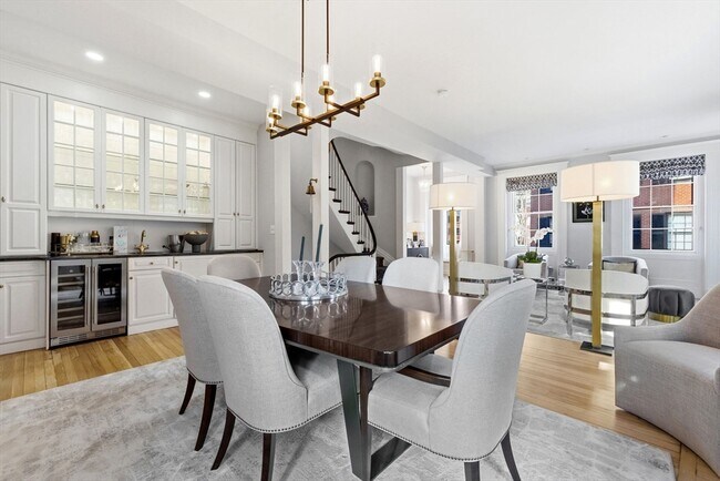 Building Photo - 50 River St