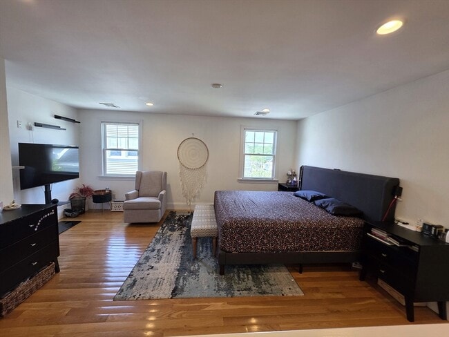 Building Photo - 429 Gallivan Blvd