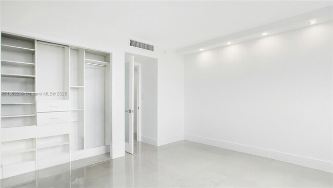 Building Photo - 5838 Collins Ave