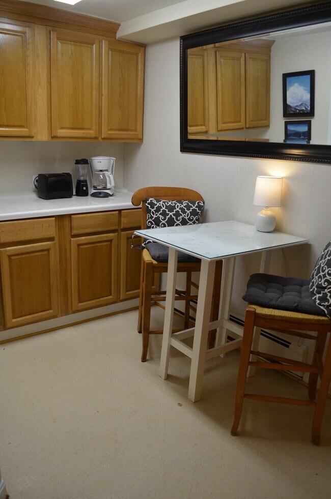 kitchenette - 407 Summers Dr