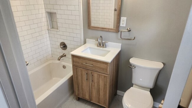 Building Photo - Large Brick Ranch near Cherokee Lake